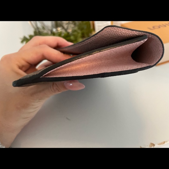 Authentic Louis Vuitton clutch/wallet - Picture 7 of 9